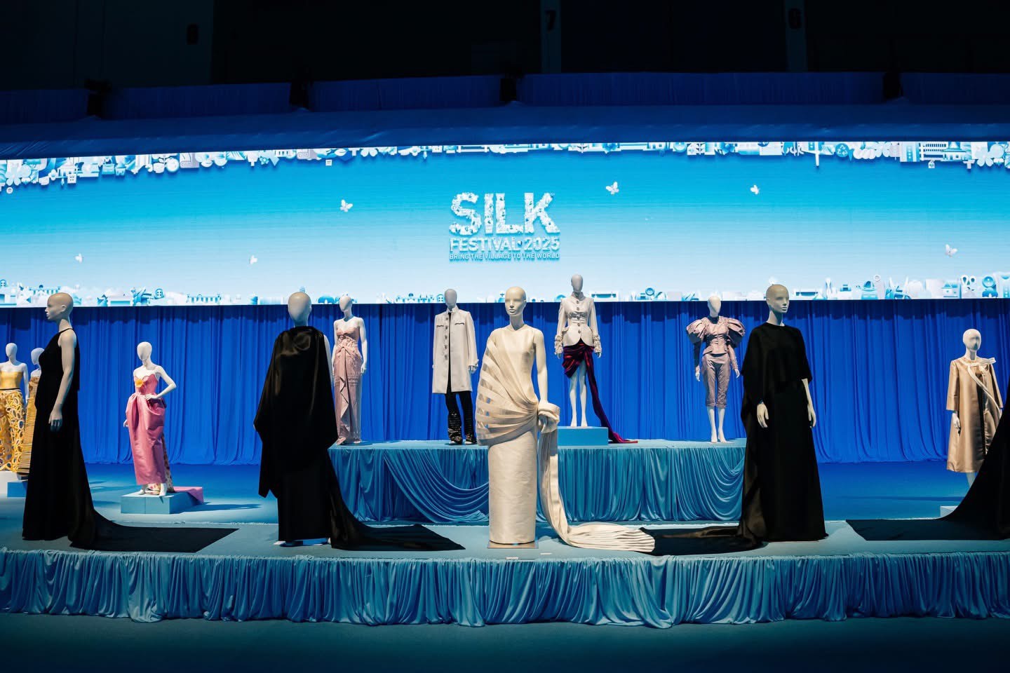 💠 พช.บึงโขงหลง เข้าร่วมโครงการ “Silk Festival 2025 สู่การพัฒนาที่ยั่งยืน” ยกระดับผ้าไทยบนเวทีระดับประเทศ 💠